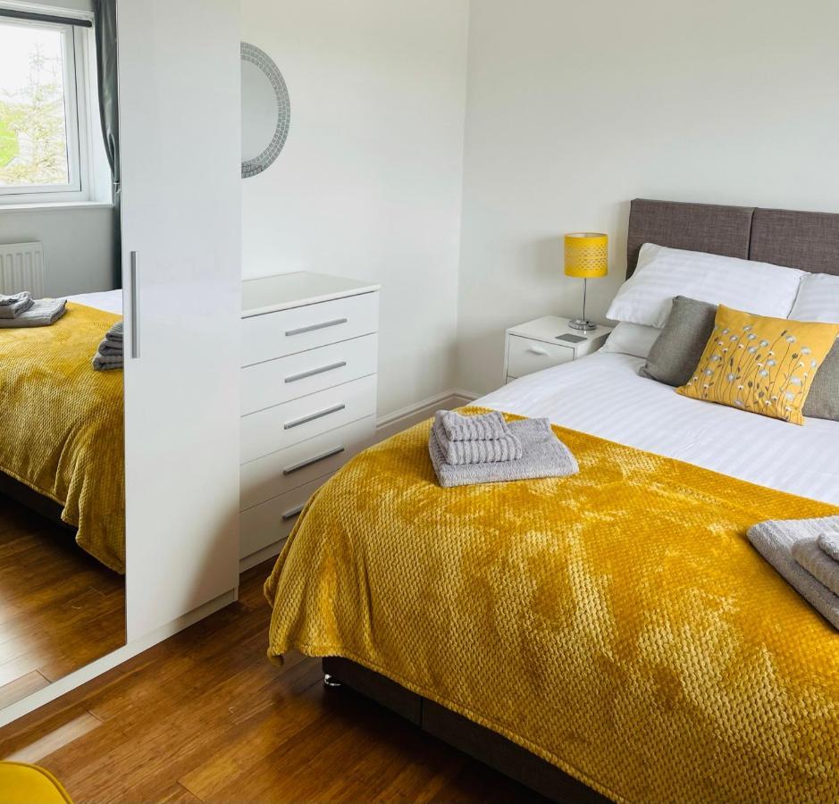 Sunny Corner, Padstow. Spacious 3 Bedrooms, 2.5 Bathrooms, Parking, Garden. ภายนอก รูปภาพ